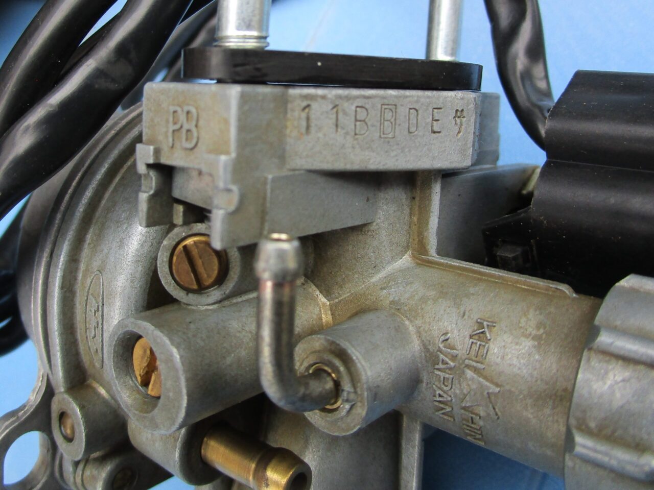 ジョーカー90にリード90のキャブレターを流用で混合気の調整可能 2ストスクーターブログ