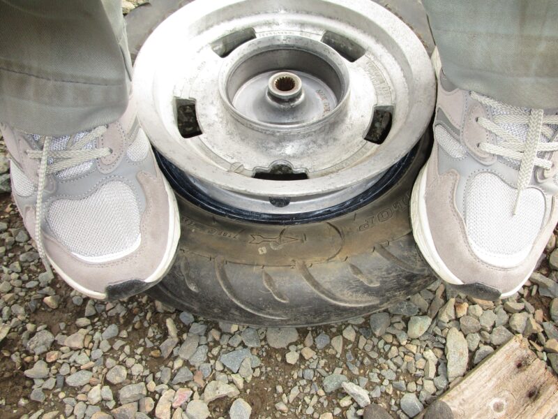 タイヤのビート落とし画像